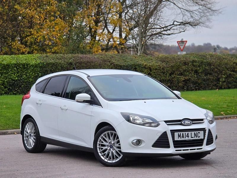 Used Ford Focus Zetec 2014 White Hatchback