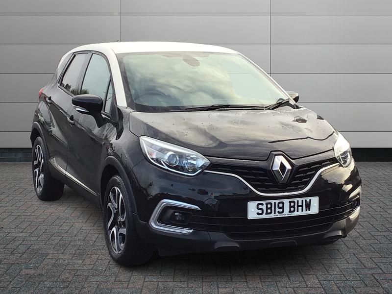 Black/cream Used 2019 Renault Captur Iconic SUV | £8,495 (Fair price) - Image 1/1