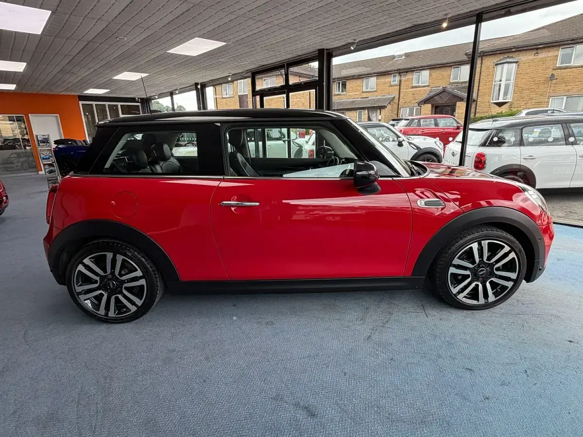 Used Mini Cooper Exclusive 2018 Red Hatchback