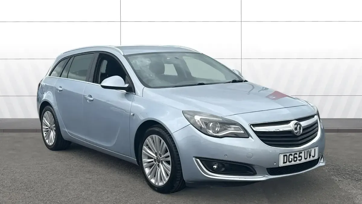 Used Vauxhall Insignia Design Edition 140 HP (102 kW) 2015 Estate