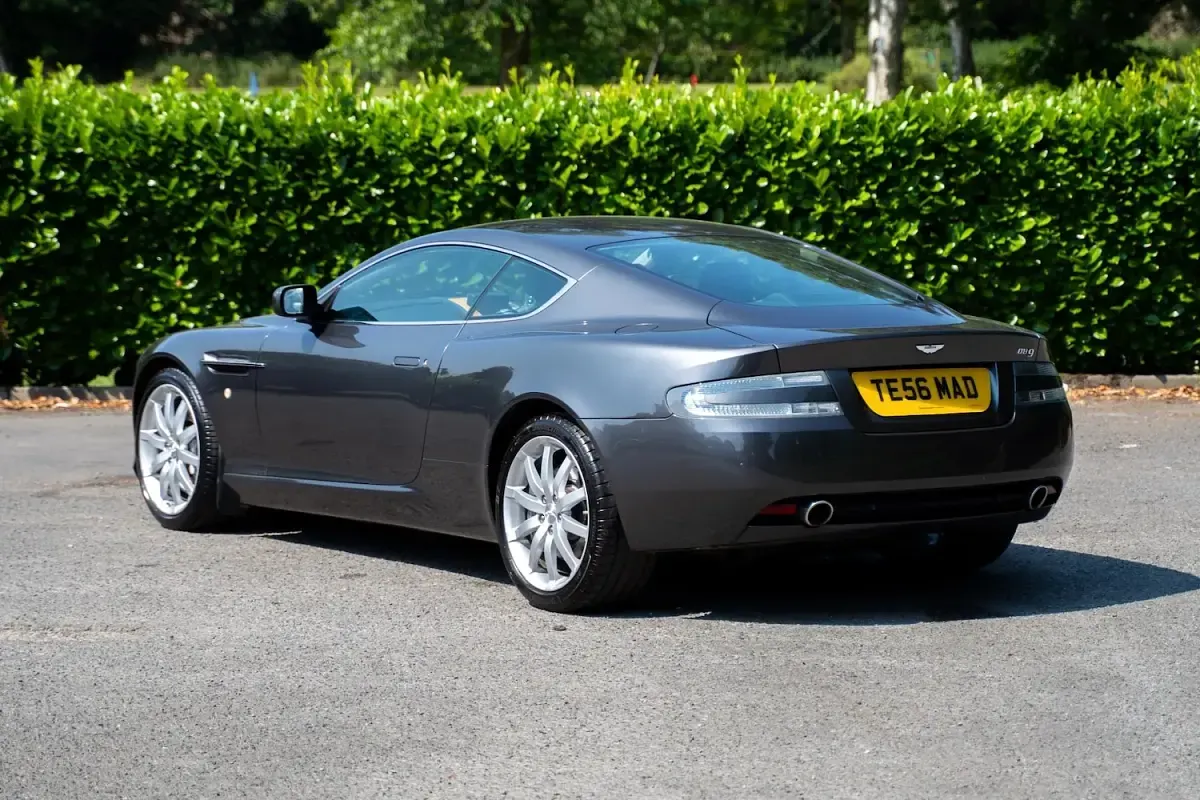 Used Aston Martin DB9 450 HP (330 kW) 2007 Silver Coupe