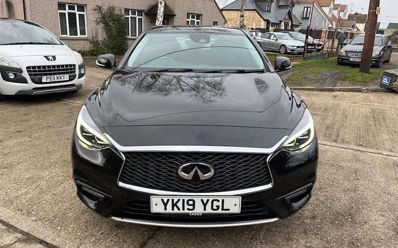 Used Infiniti Q30 Luxe 156 HP (114 kW) 2019 Hatchback
