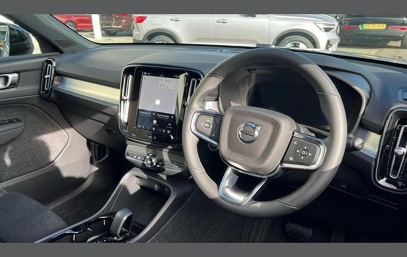 Used Volvo XC40 Plus 161 HP (118 kW) 2025 Grey SUV