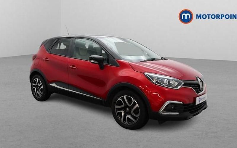 Used Renault Captur Iconic 90 HP (66 kW) 2019 Red/black SUV