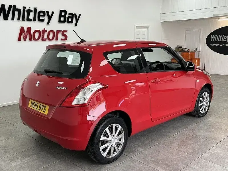 Used Suzuki Swift 2015 Red Hatchback