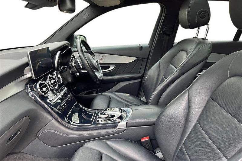 Used Mercedes GLC250 AMG line 204 HP (150 kW) 2015 Selenite grey SUV