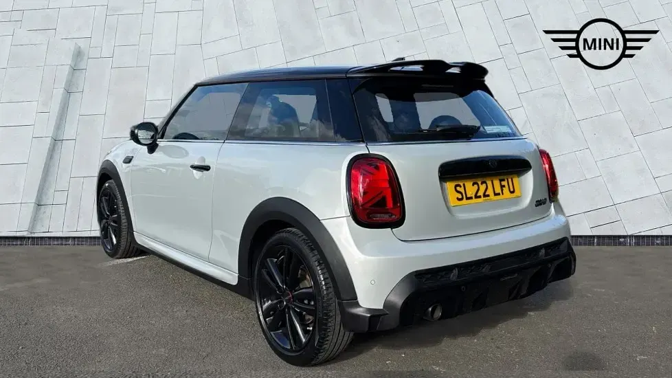 Używany Mini Cooper Hatch 134 KM (98 kW) 2022 Srebrny Hatchback