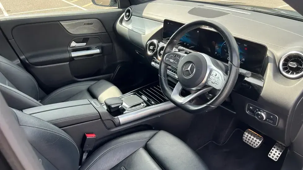 Used Mercedes GLA250 Exclusive 218 HP (160 kW) 2021 Cosmos black metallic SUV