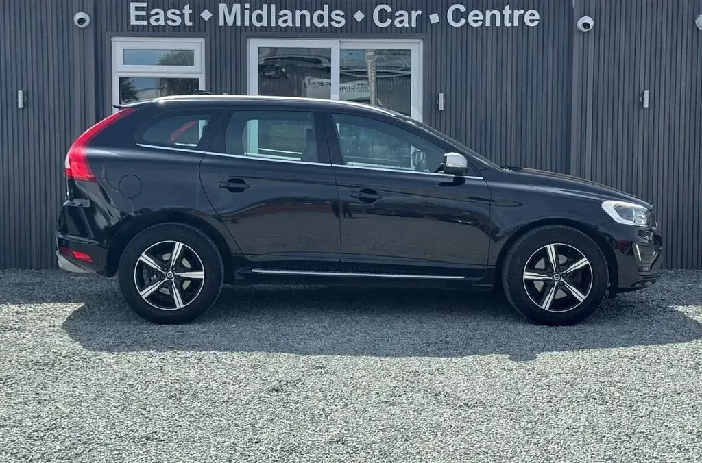 Used Volvo XC60 R-Design 190 HP (139 kW) 2016 Black SUV
