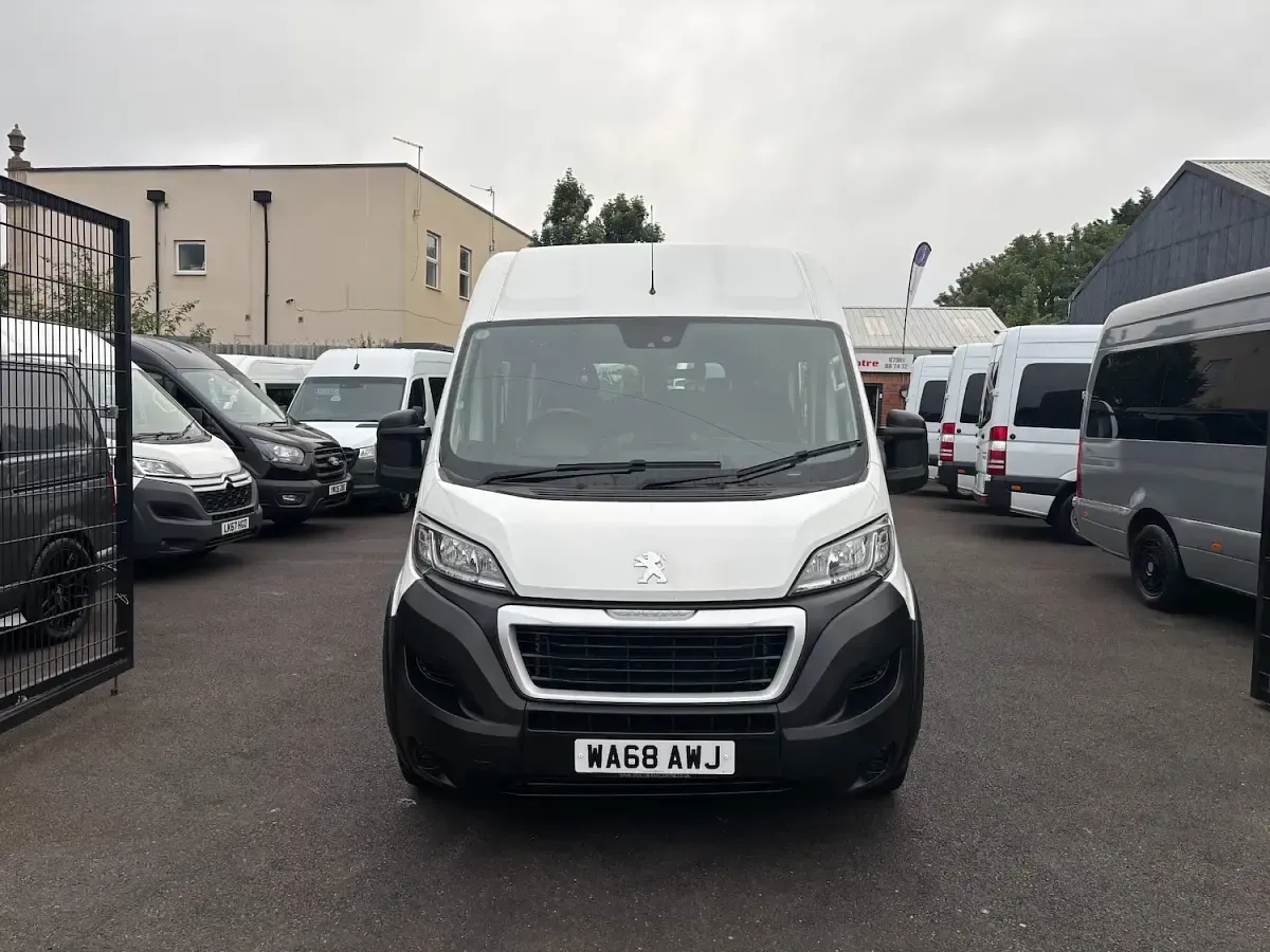 Used Peugeot Boxer 130 HP (95 kW) 2018 White Van