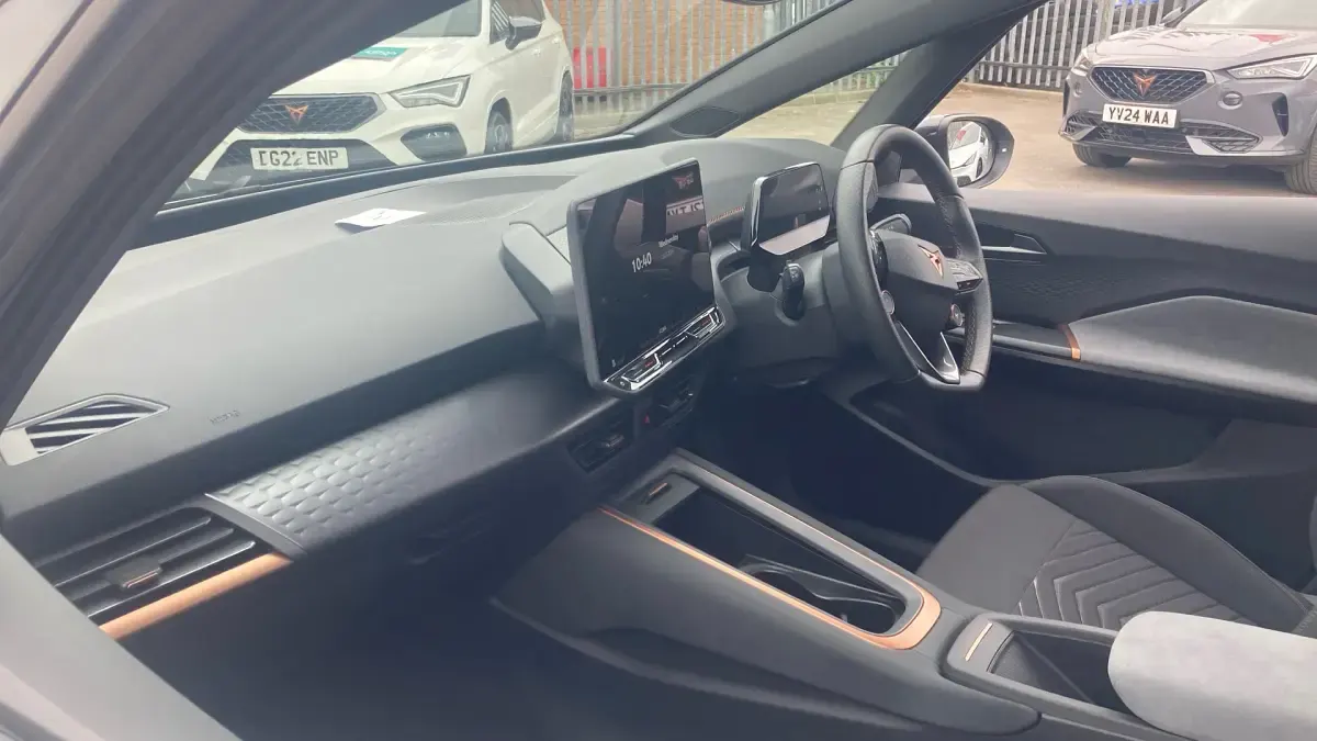 Used Cupra Born e-Boost 169 kW (231 HP) 2026 Silver Hatchback