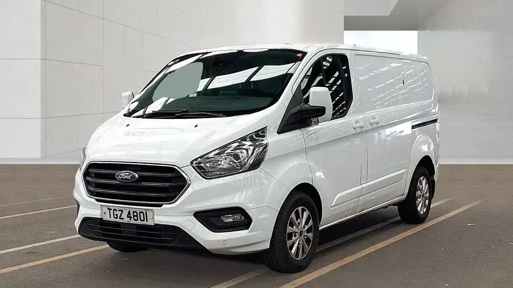 Used Ford Transit Custom Limited 130 HP (95 kW) 2021 White Van