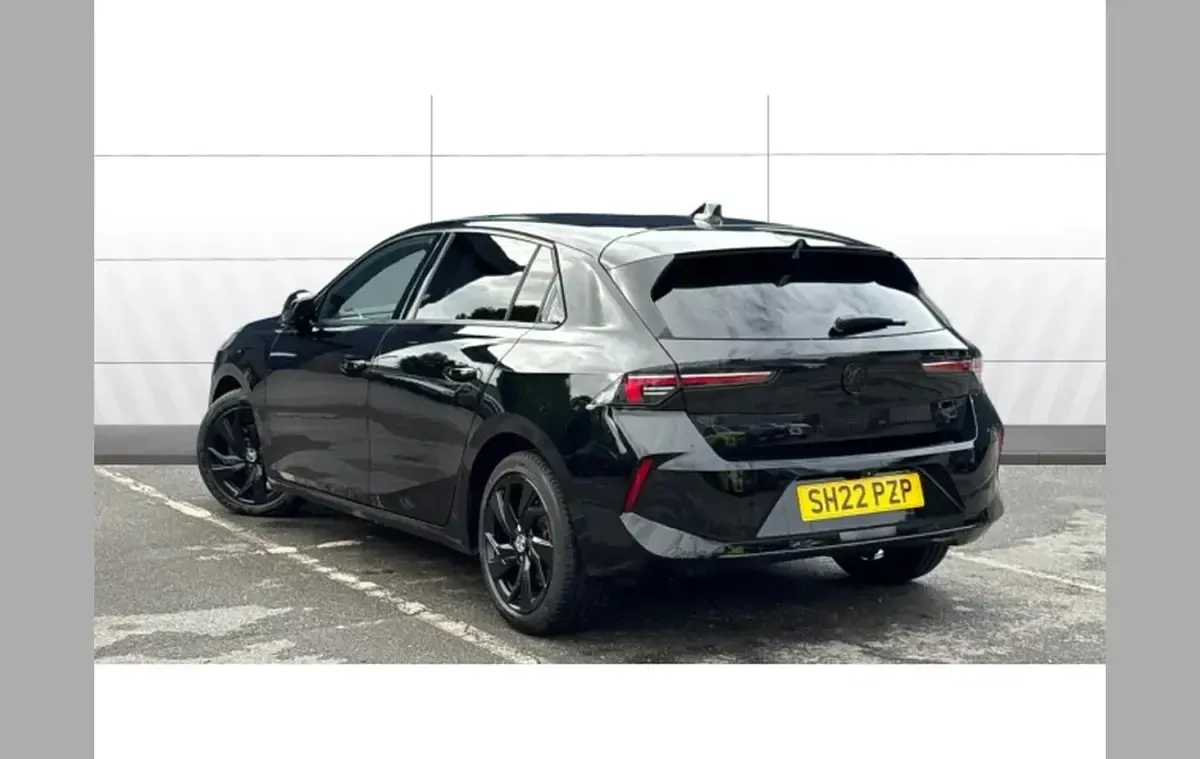 Used Vauxhall Astra GS Line 128 HP (94 kW) 2022 Black Hatchback