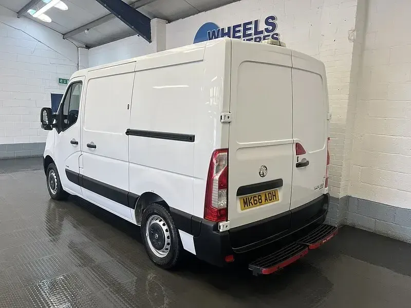 Used Vauxhall Movano 110 HP (80 kW) 2019 White MPV