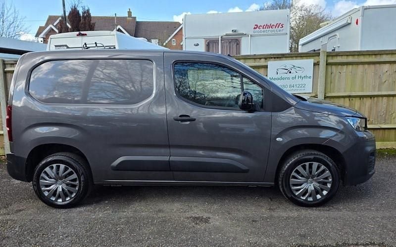 Used Peugeot Partner 102 HP (75 kW) 2022 Grey MPV