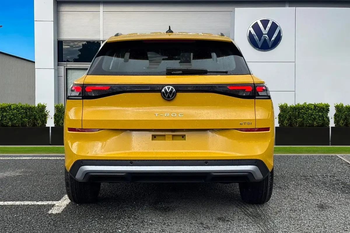 New VW T-Roc S 150 HP (110 kW) 2026 Yellow SUV