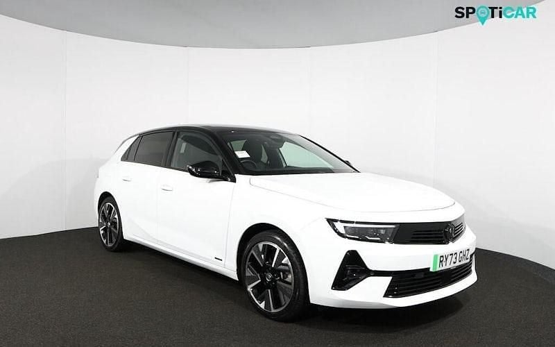 Used Vauxhall Astra Ultimate 114 kW (156 HP) 2024 White Hatchback