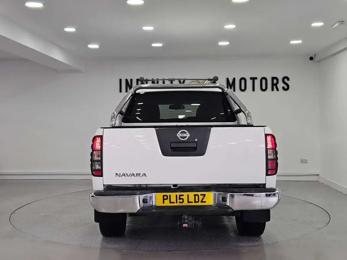Used Nissan Navara 2015 White Pickup