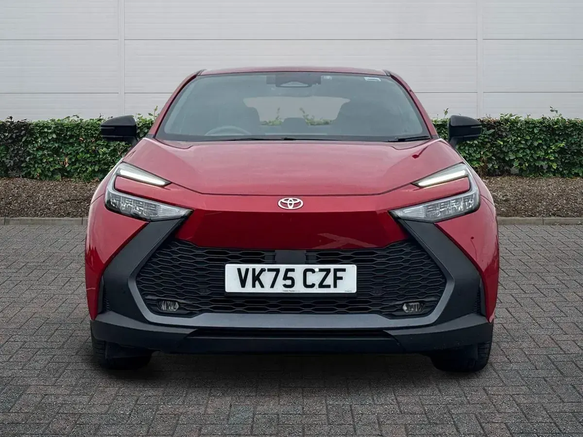 Used Toyota C-HR Design 140 HP (102 kW) 2026 Red SUV