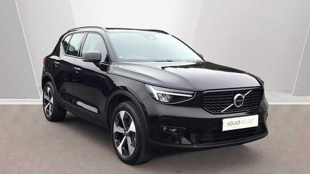 Used 2025 Volvo XC40 Plus SUV | £30,000 (Fair price) - Image 1/3