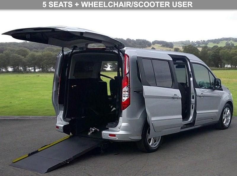 Silver Used 2018 Ford Grand Tourneo Connect Titanium MPV | £11,999 (Fair price) - Image 1/4