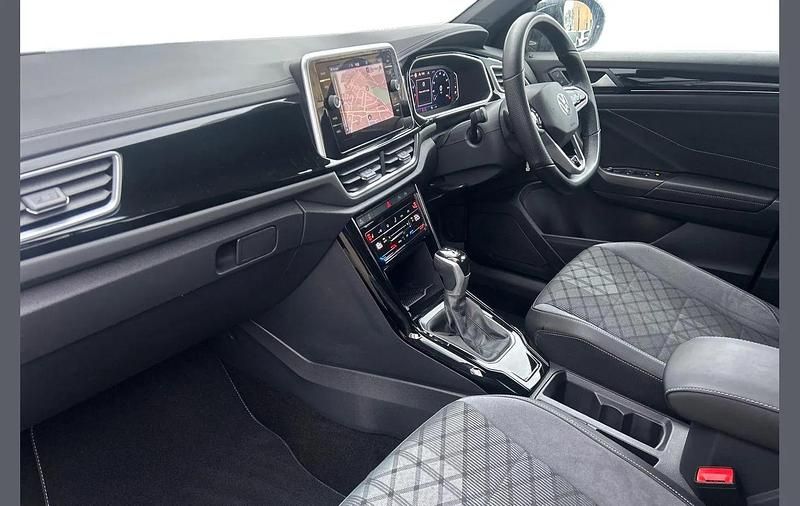 Used VW T-Roc R-line 150 HP (110 kW) 2025 Black SUV
