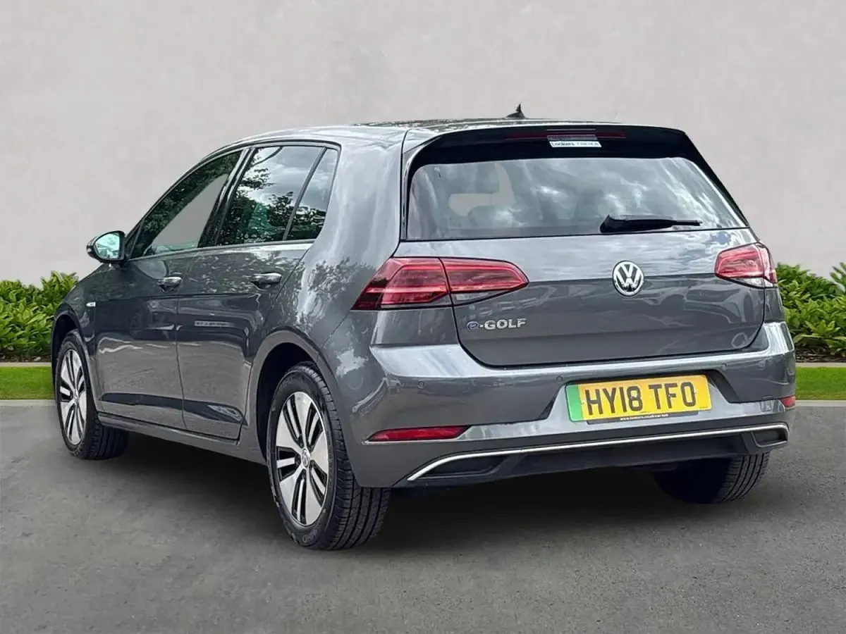 Usado VW e-Golf 100 kW (136 CV) 2018 Gris Utilitario