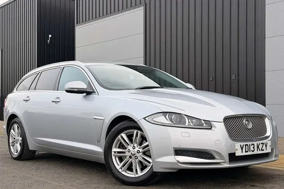 Used Jaguar XF Sportbrake Luxury 163 HP (119 kW) 2013 Silver Estate