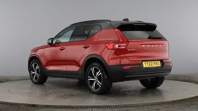 Used Volvo XC40 R-Design 161 HP (118 kW) 2022 Red SUV