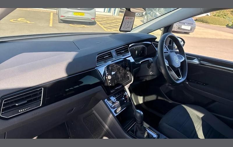 Used VW Touran SEL 150 HP (110 kW) 2025 Silver MPV