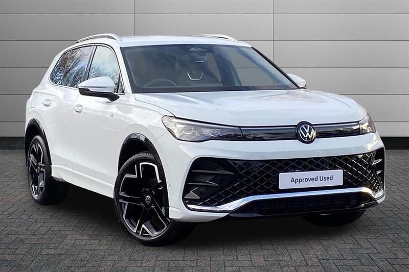 New VW Tiguan R-line 150 HP (110 kW) 2025 Pure white SUV
