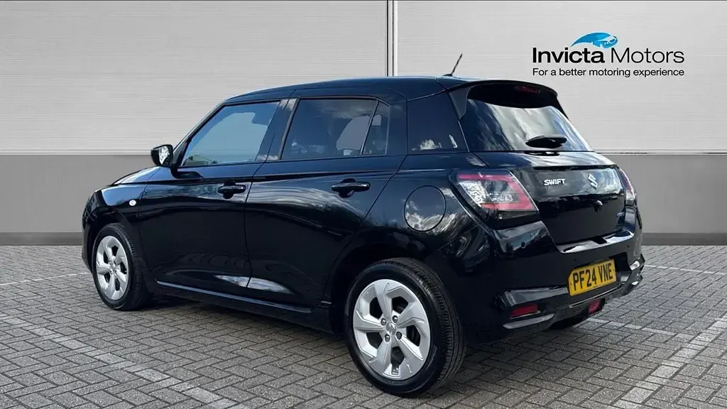 Begagnad Suzuki Swift 82 HK (60 kW) 2024 Svart Halvkombi