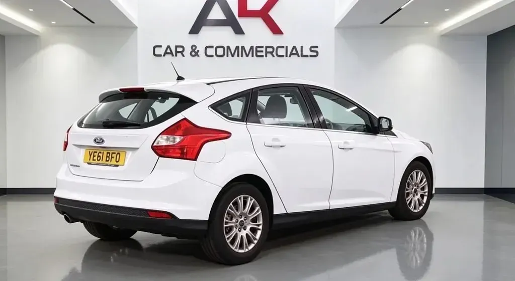 Used Ford Focus Titanium 136 HP (100 kW) 2011 White Hatchback
