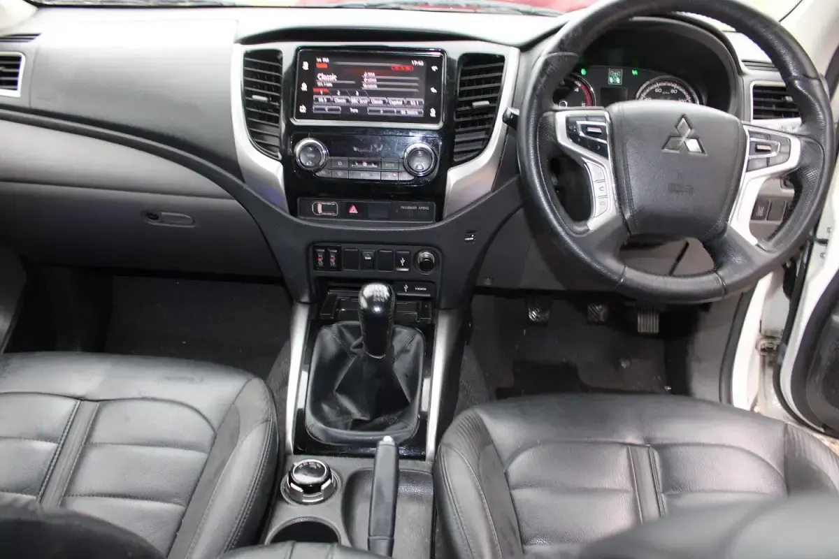 Used Mitsubishi L200 Top 181 HP (133 kW) 2019 White Pickup