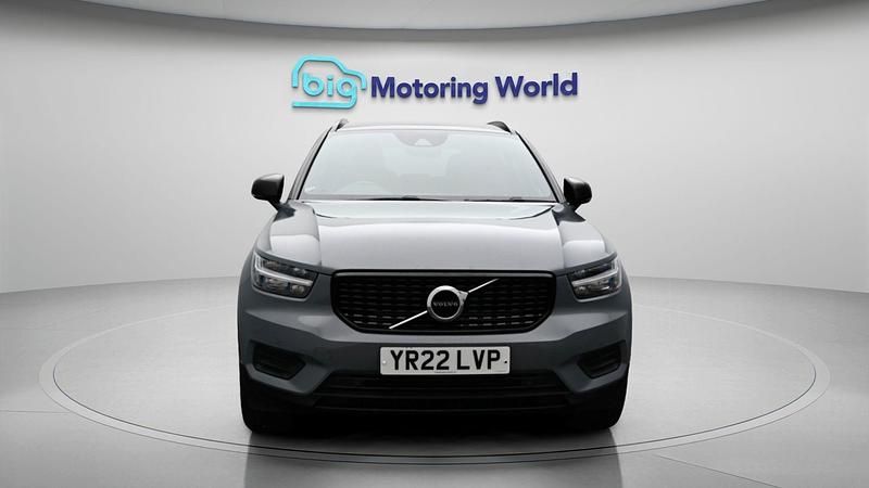 Used Volvo XC40 Plus 211 HP (155 kW) 2021 Grey SUV