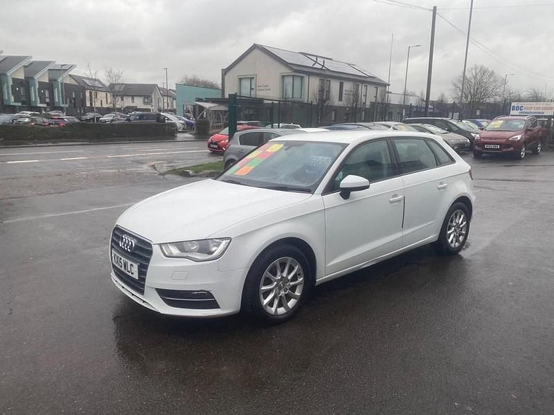 Used Audi A3 Sportback Business 110 HP (80 kW) 2015 White Hatchback