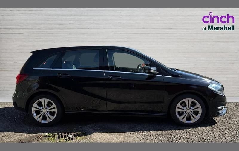 Used Mercedes B200 134 HP (98 kW) 2017 Black MPV