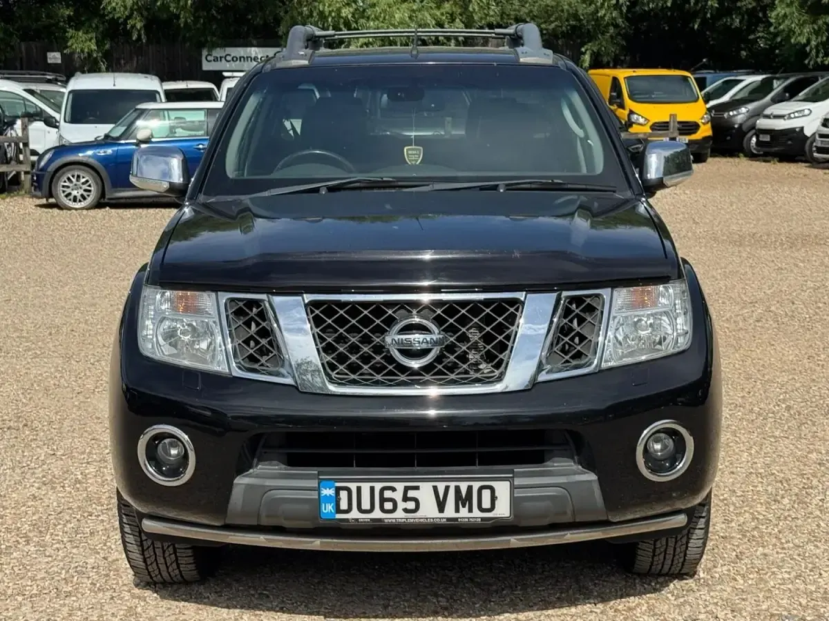 Used Nissan Navara 2015 Black Pickup