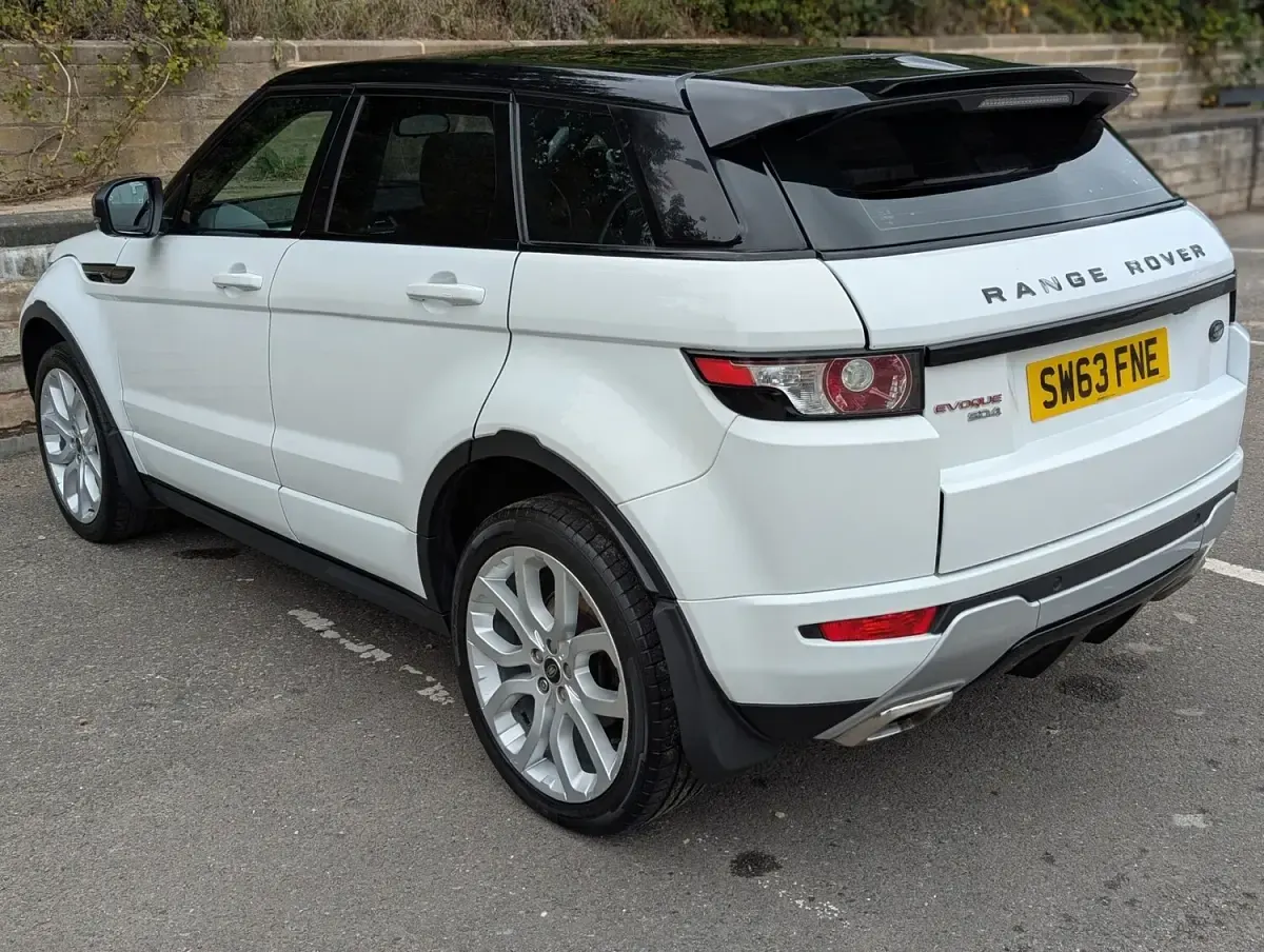 Used Land Rover Range Rover evoque Dynamic 190 HP (139 kW) 2013 White SUV