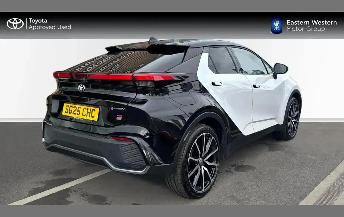 Used Toyota C-HR Sport 220 HP (161 kW) 2025 White SUV