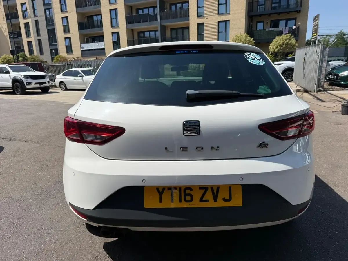 Used Seat Leon FR 2016 White Hatchback
