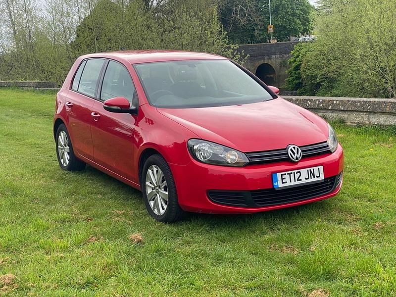 Usado VW Golf VII Match 140 HP (102 kW) 2012 Vermelho Citadino
