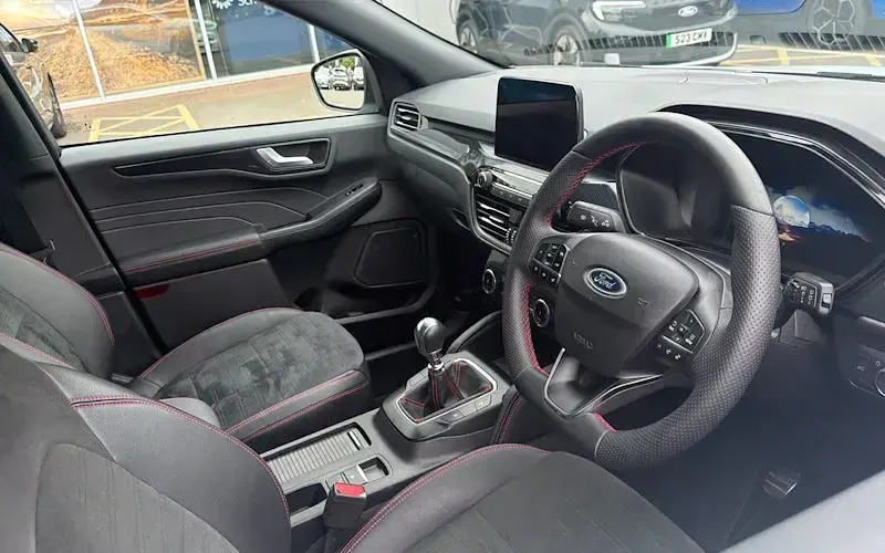 Used Ford Kuga ST-Line 150 HP (110 kW) 2023 White SUV