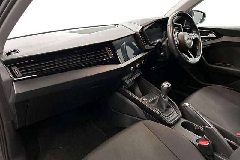 Used Audi A1 Design 94 HP (69 kW) 2019 Blue Hatchback