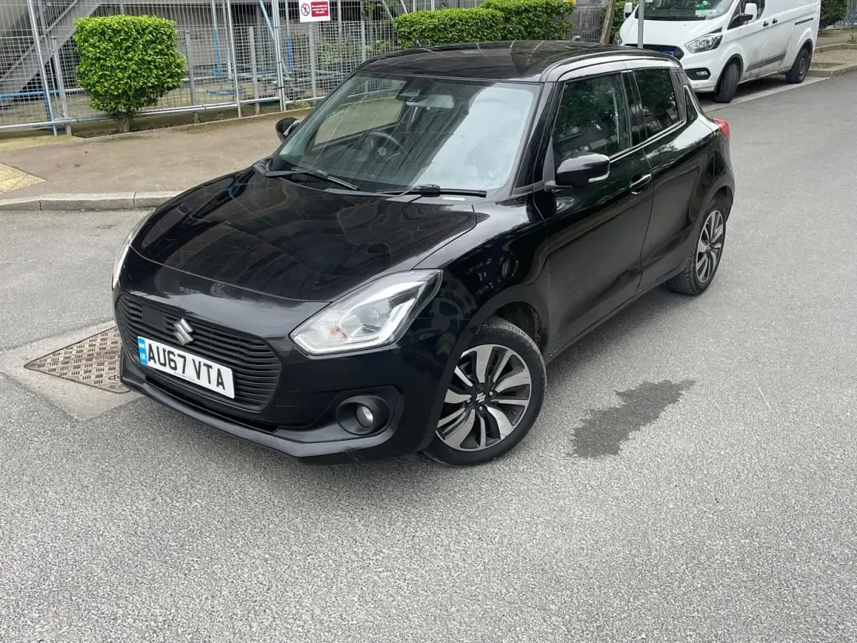 Używany Suzuki Swift SZ5 2017 Czarny Hatchback