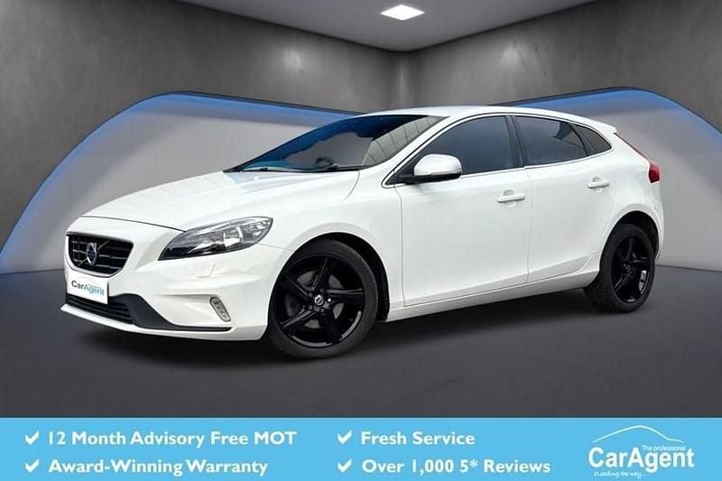 Used Volvo V40 R-Design 122 HP (89 kW) 2016 White Hatchback