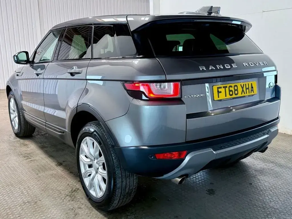 Used Land Rover Range Rover evoque SE 2019 Grey SUV