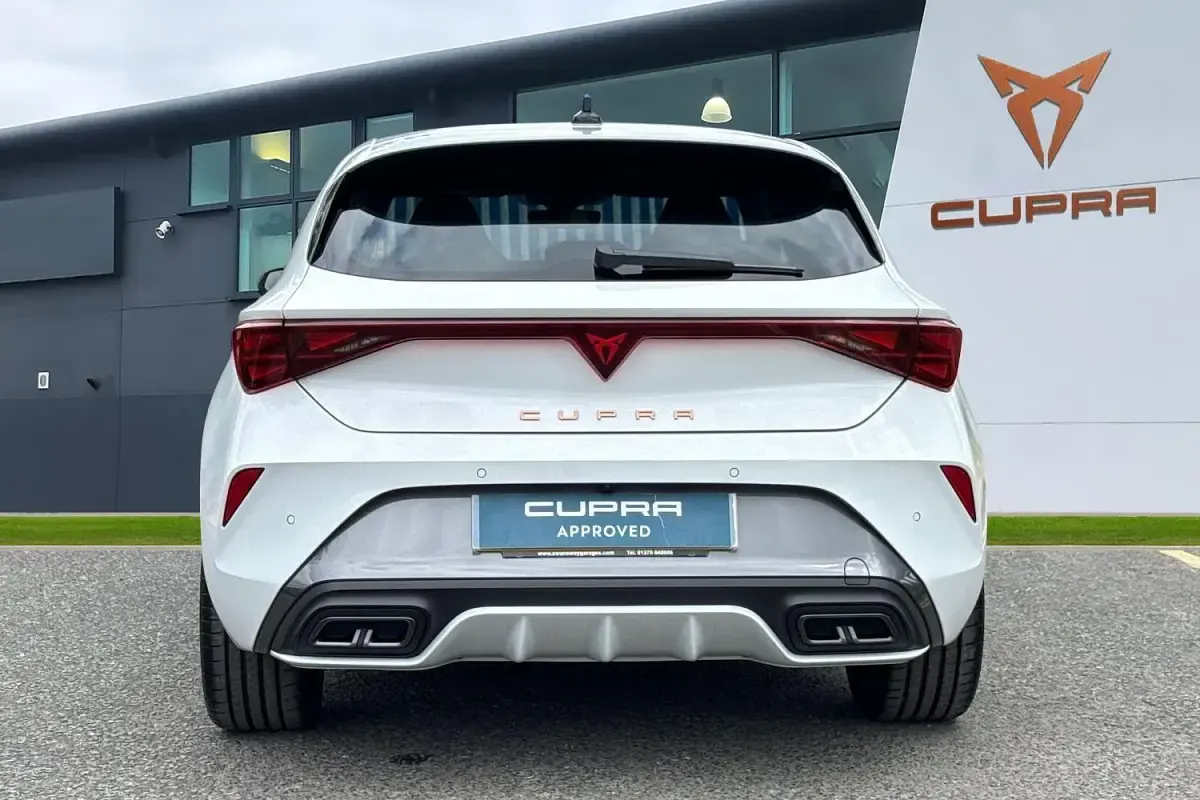 New Cupra Leon 2025 White Hatchback