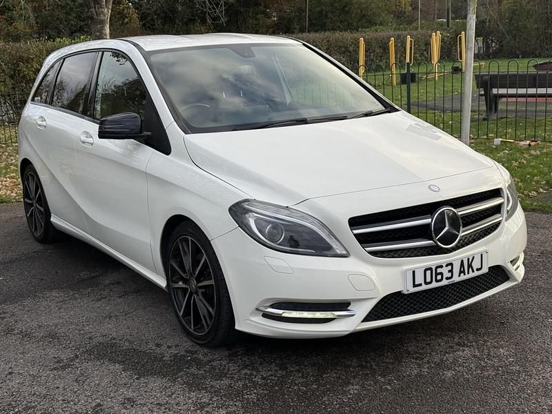 White Used 2014 Mercedes B180 MPV | £4,590 (Fair price) - Image 1/4