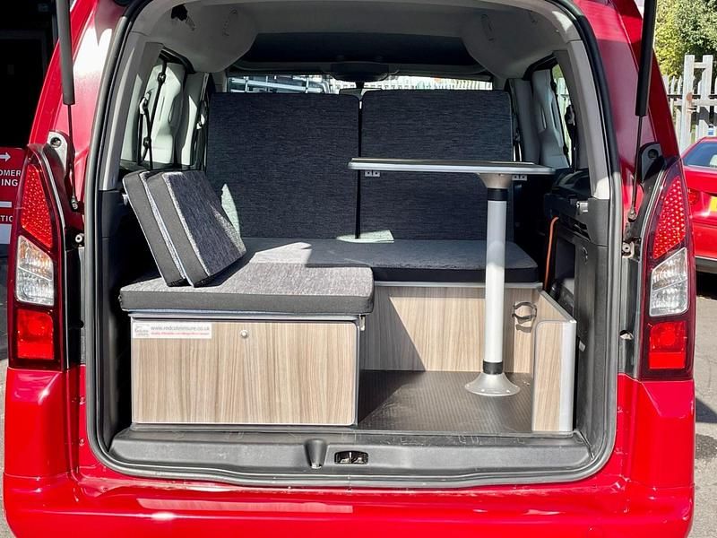 Used Peugeot TePee S 2013 Red MPV